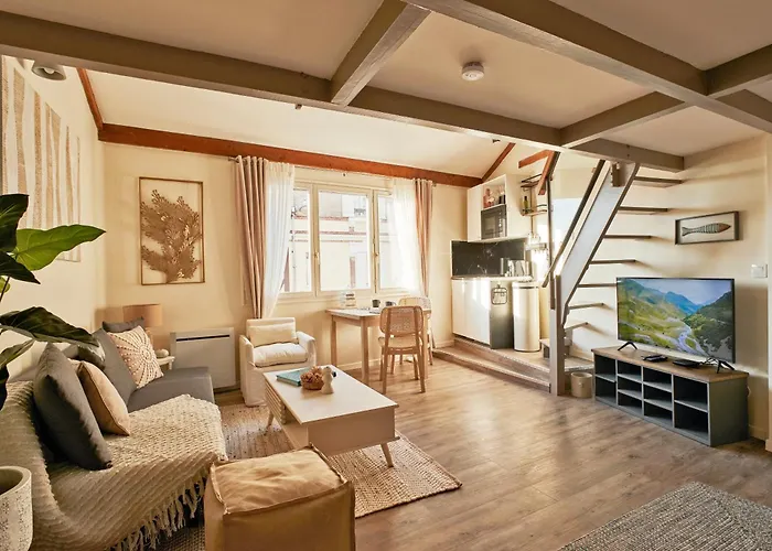 Du Bord De Apartment