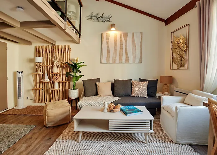 Du Bord De Apartment